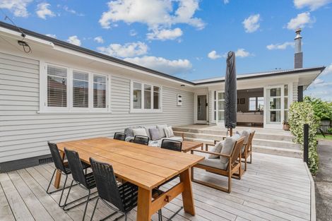 Photo of property in 2 Parahaki Street, Regent, Whangarei, 0112