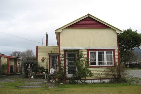 Photo of property in 18 Carroll Street, Runanga, 7803