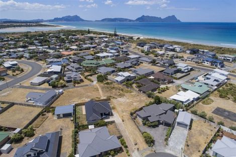 Photo of property in 15 Kihi Place, Ruakaka, 0116