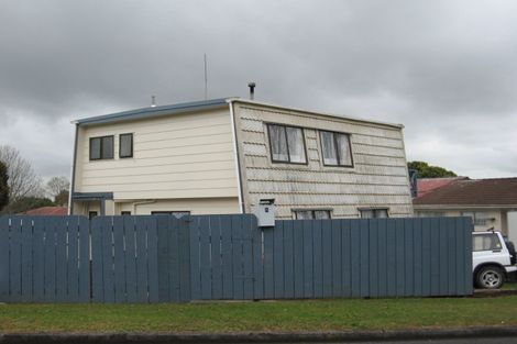 Photo of property in 5 Chrisarda Place, Red Hill, Papakura, 2110