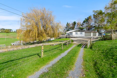 Photo of property in 141 Karioitahi Road, Waiuku, 2683