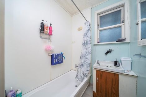 Photo of property in 81 Fairfield Road, Hawera, 4610