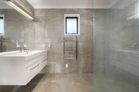 Photo of property in 17 Riverside Place, Katikati, 3129