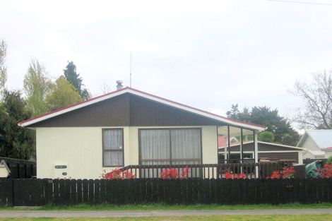 Photo of property in 15 Frederick Street, Two Mile Bay, Taupo, 3330