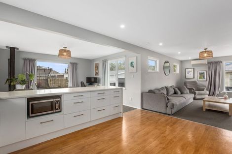 Photo of property in 5 Dunn Street, Wainuiomata, Lower Hutt, 5014