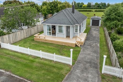 Photo of property in 18 Village Way, Ardmore, Papakura, 2582