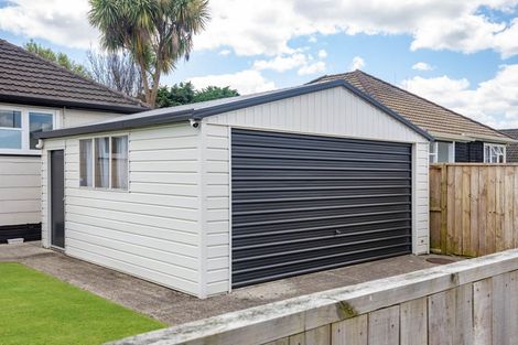 Photo of property in 1 Moule Place, Fairfield, Hamilton, 3214