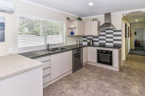 Photo of property in 2b Cliff Road, Papakura, 2110