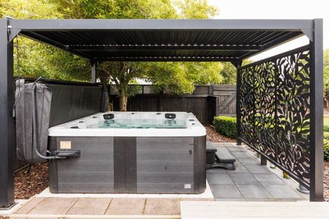 Photo of property in 32 Manson Street, Terrace End, Palmerston North, 4410