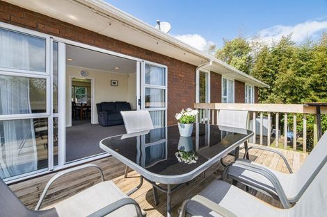 Photo of property in 9 Boler Place, New Lynn, Auckland, 0600