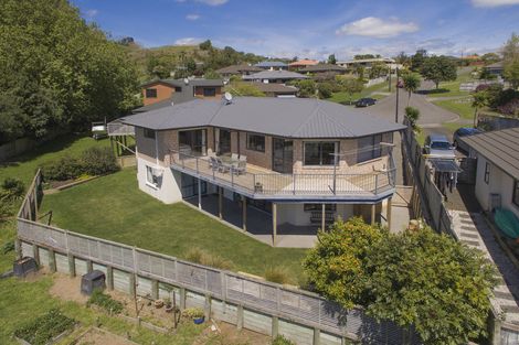 Photo of property in 25 Hawk Place, Welcome Bay, Tauranga, 3112