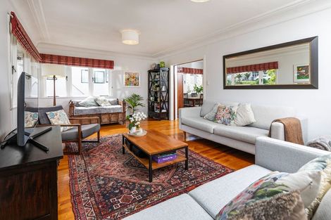 Photo of property in 47 Forrest Hill Road, Milford, Auckland, 0620