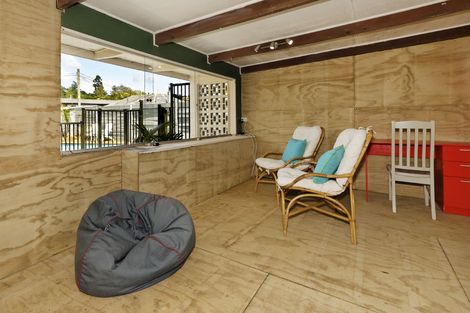 Photo of property in 45 Stottholm Road, Titirangi, Auckland, 0604