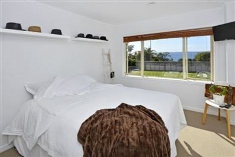 Photo of property in 28 Churchill Road, Murrays Bay, Auckland, 0630