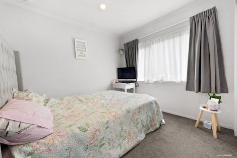 Photo of property in 51a Oreil Avenue, West Harbour, Auckland, 0618