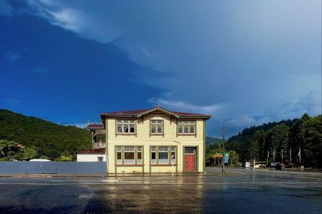 Photo of property in 28 Broadway, Reefton, 7830