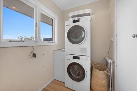 Photo of property in 1/53 Uxbridge Road, Mellons Bay, Auckland, 2014