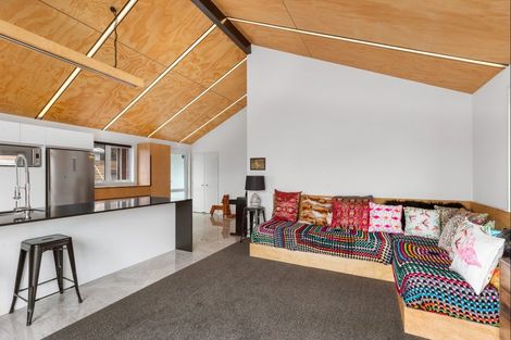 Photo of property in 571 Queen Street East, Levin, 5510