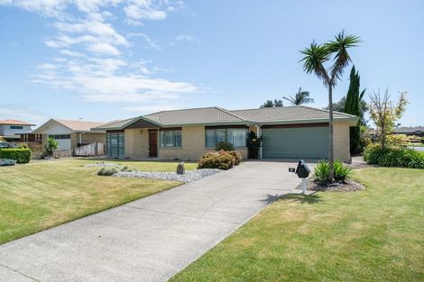 Photo of property in 2 James Henry Avenue, Papamoa Beach, Papamoa, 3118