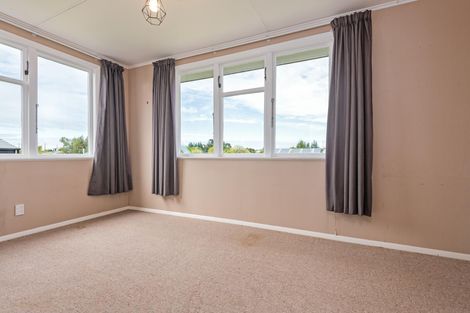Photo of property in 1 Ingham Street, Halcombe, Feilding, 4779