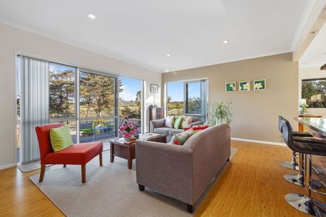 Photo of property in 127 Whangaparaoa Road, Red Beach, 0932