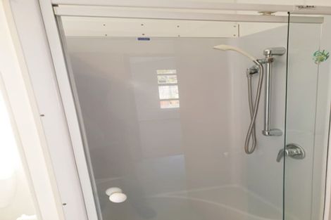 Photo of property in 33 Sartors Avenue, Northcross, Auckland, 0630