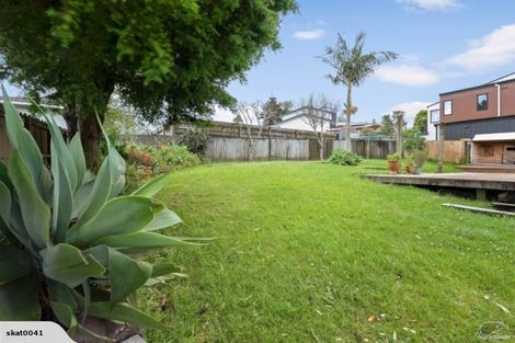 Photo of property in 19 Crosby Road, West Harbour, Auckland, 0618
