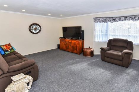 Photo of property in 2b Cliff Road, Papakura, 2110