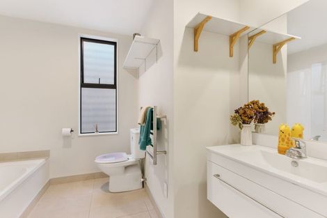 Photo of property in 17 Battalion Drive, Papakura, 2110