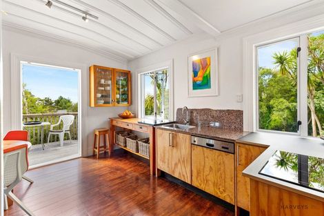 Photo of property in 49 West Lynn Road, Titirangi, Auckland, 0604