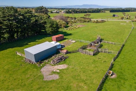 Photo of property in 360 Western Lake Road, Western Lake, Featherston, 5773
