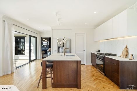 Photo of property in 11 Asola Place, Karaka, Papakura, 2113