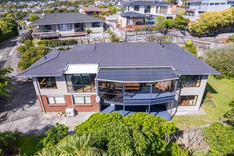 Photo of property in 12 Exploration Way, Whitby, Porirua, 5024