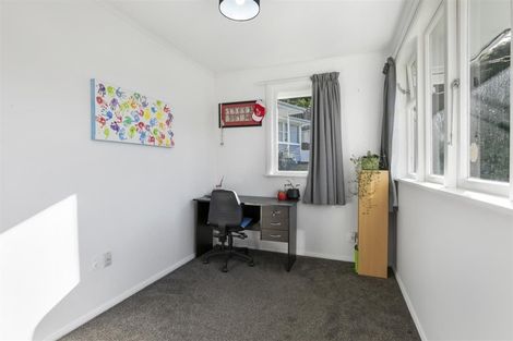Photo of property in 47 Bird Grove, Stokes Valley, Lower Hutt, 5019