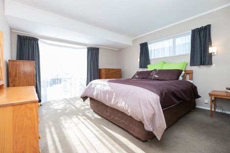 Photo of property in 6 Ridgeway Place, Glenview, Hamilton, 3206