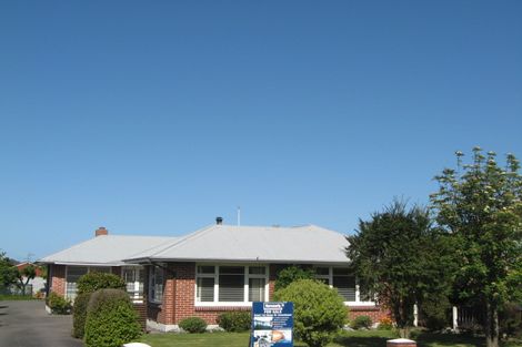 Photo of property in 1/300 Main North Road, Redwood, Christchurch, 8051