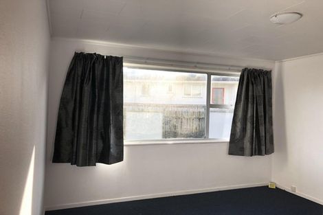 Photo of property in 51 Normanton Street, Glenfield, Auckland, 0629