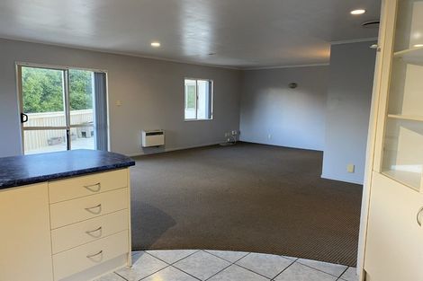 Photo of property in 2/78 Carlisle Road, Browns Bay, Auckland, 0632