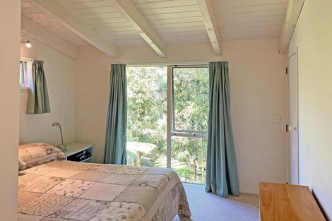 Photo of property in 18 Grand View Road, Leigh, 0985