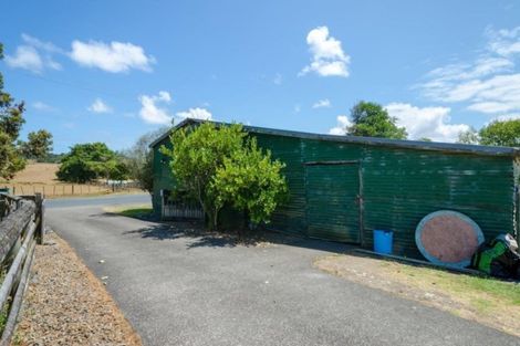 Photo of property in 264 Waikoukou Valley Road, Waimauku, 0882