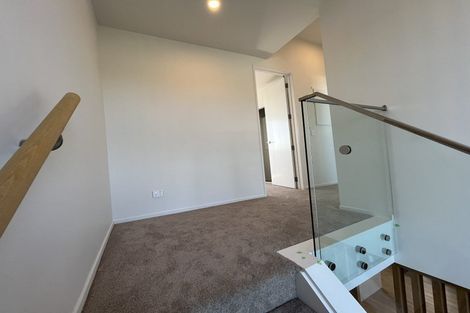 Photo of property in 27f Dawnhaven Drive, Te Atatu Peninsula, Auckland, 0610