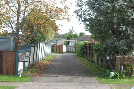 Photo of property in 2/18 Darren Crescent, Half Moon Bay, Auckland, 2012