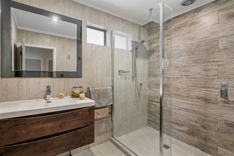 Photo of property in 44 Kohekohe Street, New Lynn, Auckland, 0600