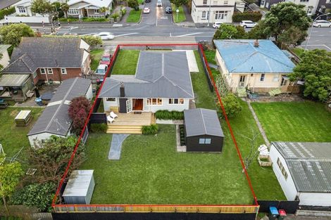 Photo of property in 70 Point Chevalier Road, Point Chevalier, Auckland, 1022