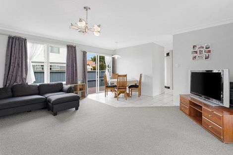 Photo of property in 7 Barberry Lane, Te Atatu Peninsula, Auckland, 0610