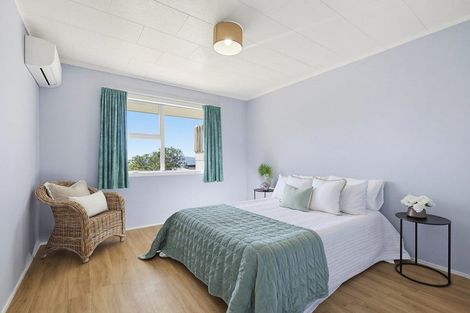 Photo of property in 128 Pikarere Street, Titahi Bay, Porirua, 5022