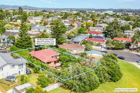 Photo of property in 60 Royal View Road, Te Atatu South, Auckland, 0610