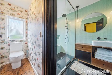 Photo of property in 7 Titiro Moana Road, Korokoro, Lower Hutt, 5012