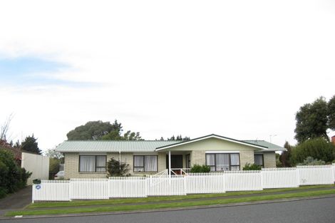 Photo of property in 60 Karina Road, Merrilands, New Plymouth, 4312