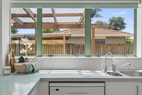 Photo of property in 2 James Henry Avenue, Papamoa Beach, Papamoa, 3118